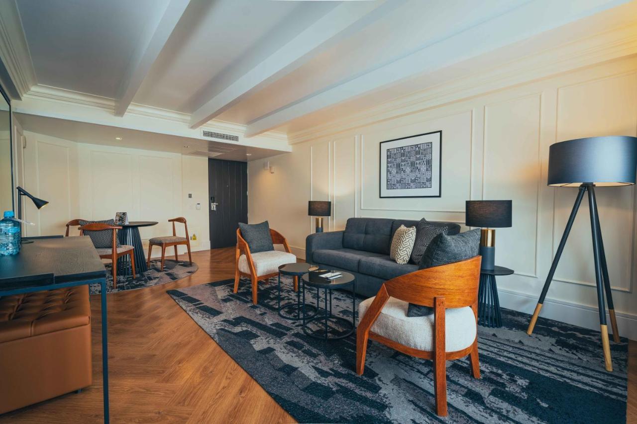 Casa Andina Premium Miraflores Lima Buitenkant foto A suite at the hotel