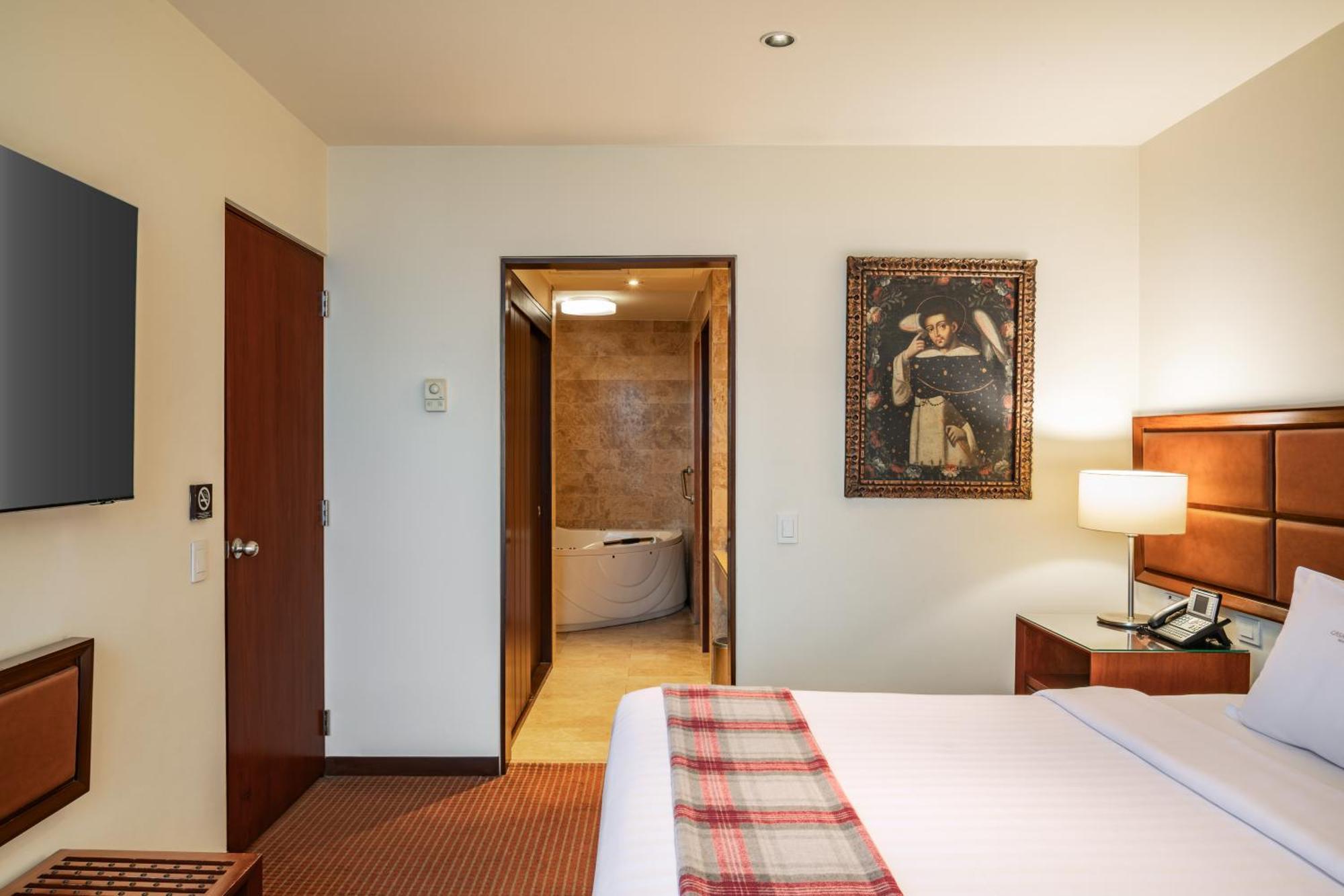 Casa Andina Premium Miraflores Lima Buitenkant foto A room at the hotel