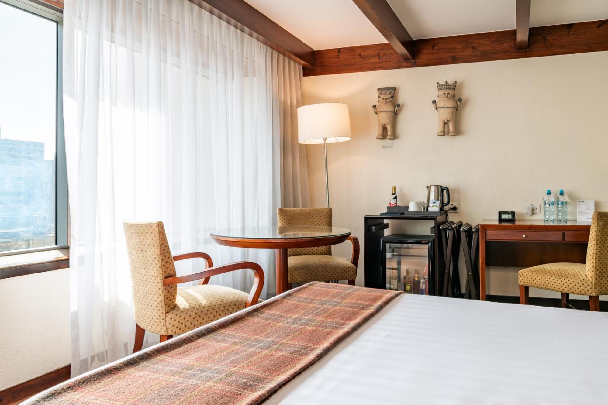 Casa Andina Premium Miraflores Lima Buitenkant foto A room at the hotel